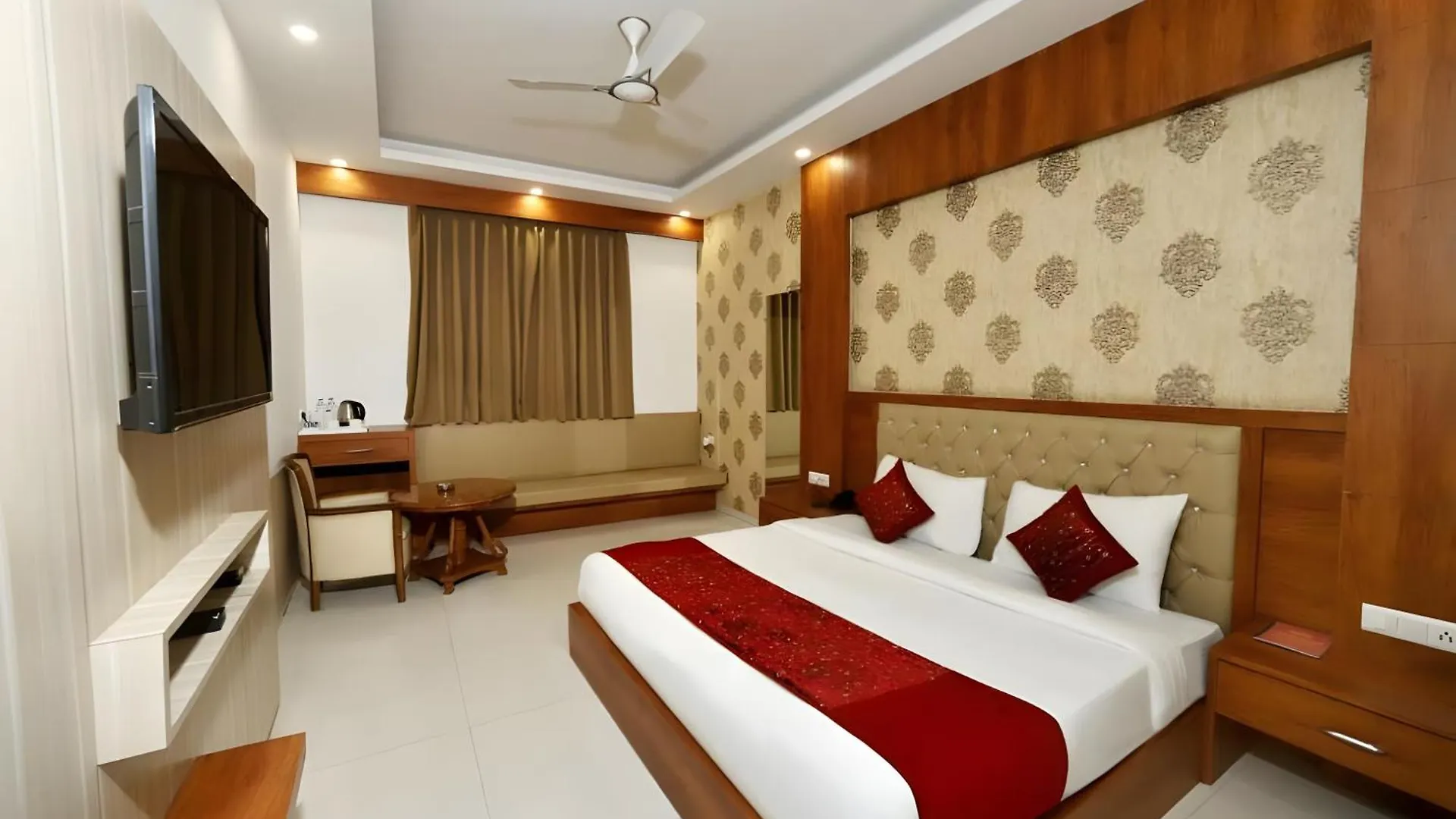 Hotel Almaty International With Free Airport Transffer 新德里
