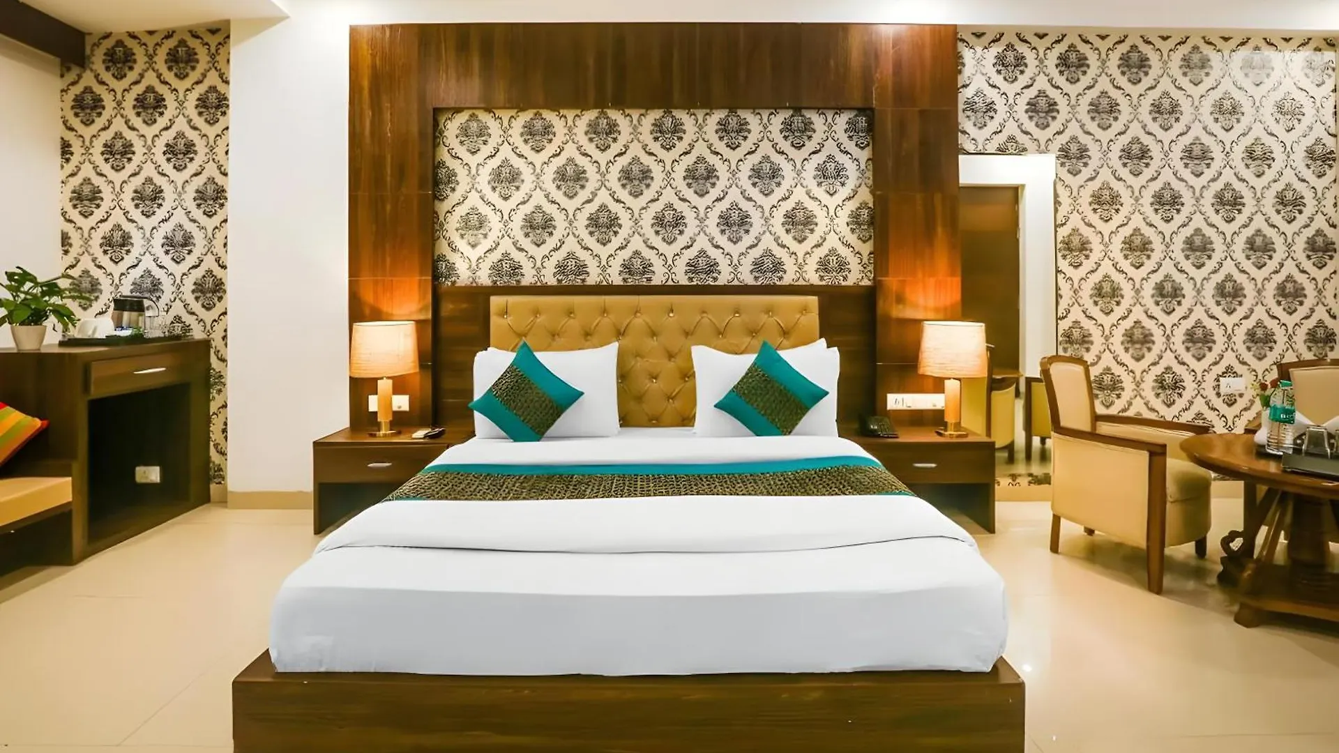 Hotel Almaty International With Free Airport Transffer New Delhi 4*,  India