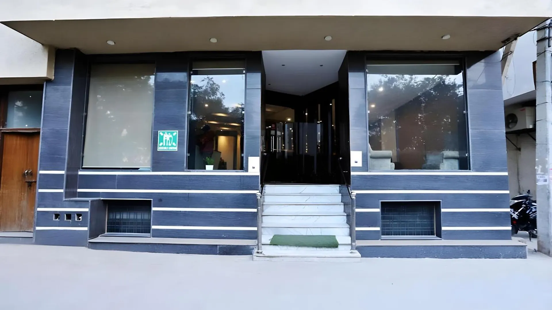 Hotel Almaty International With Free Airport Transffer New Delhi