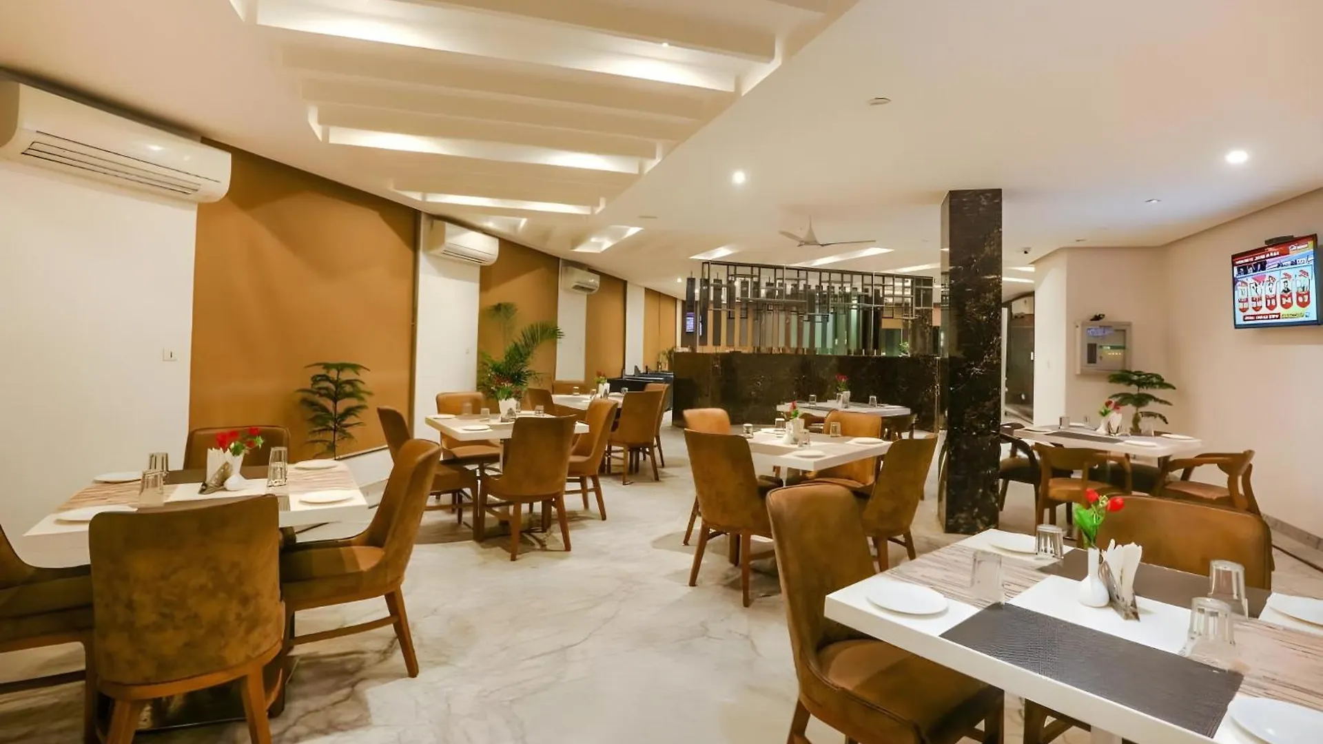 Hotel Almaty International With Free Airport Transffer New Delhi 4*,  India