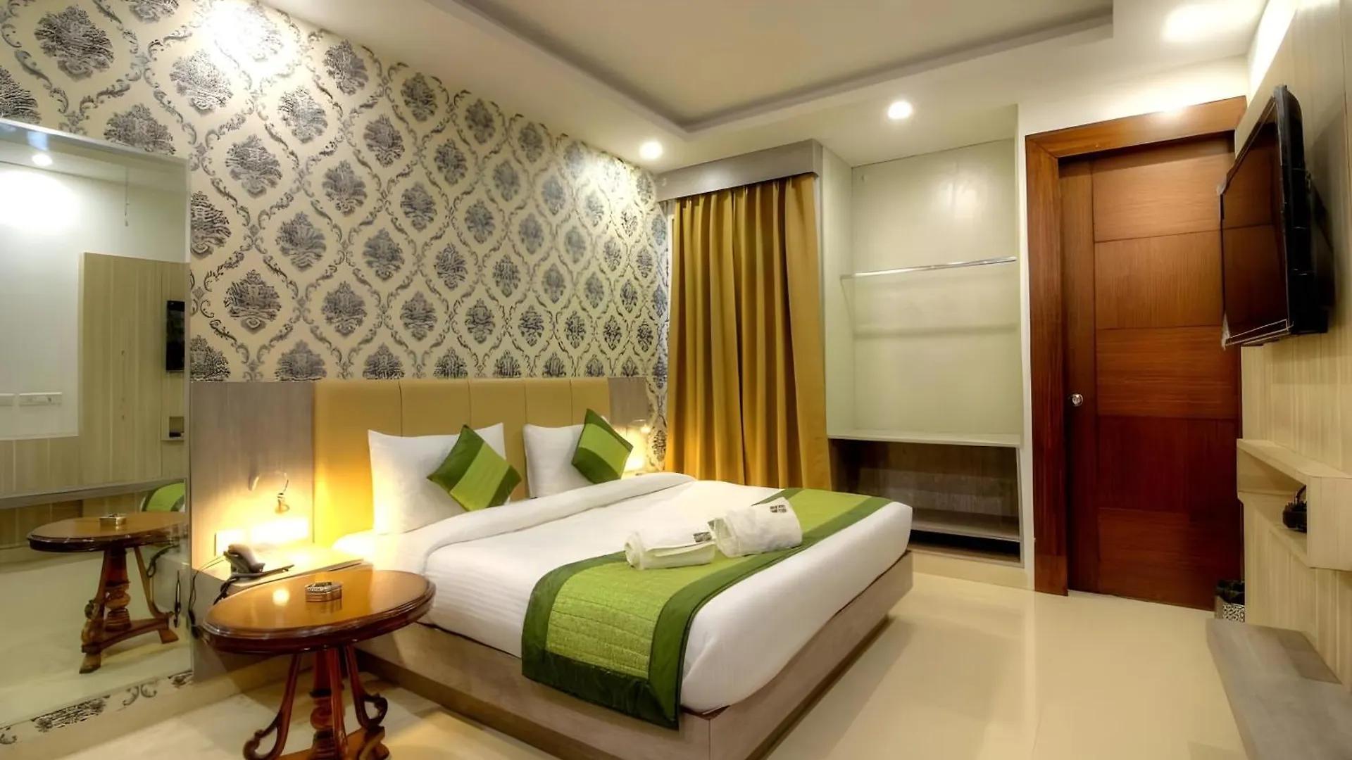 Hotel Almaty International With Free Airport Transffer New Delhi