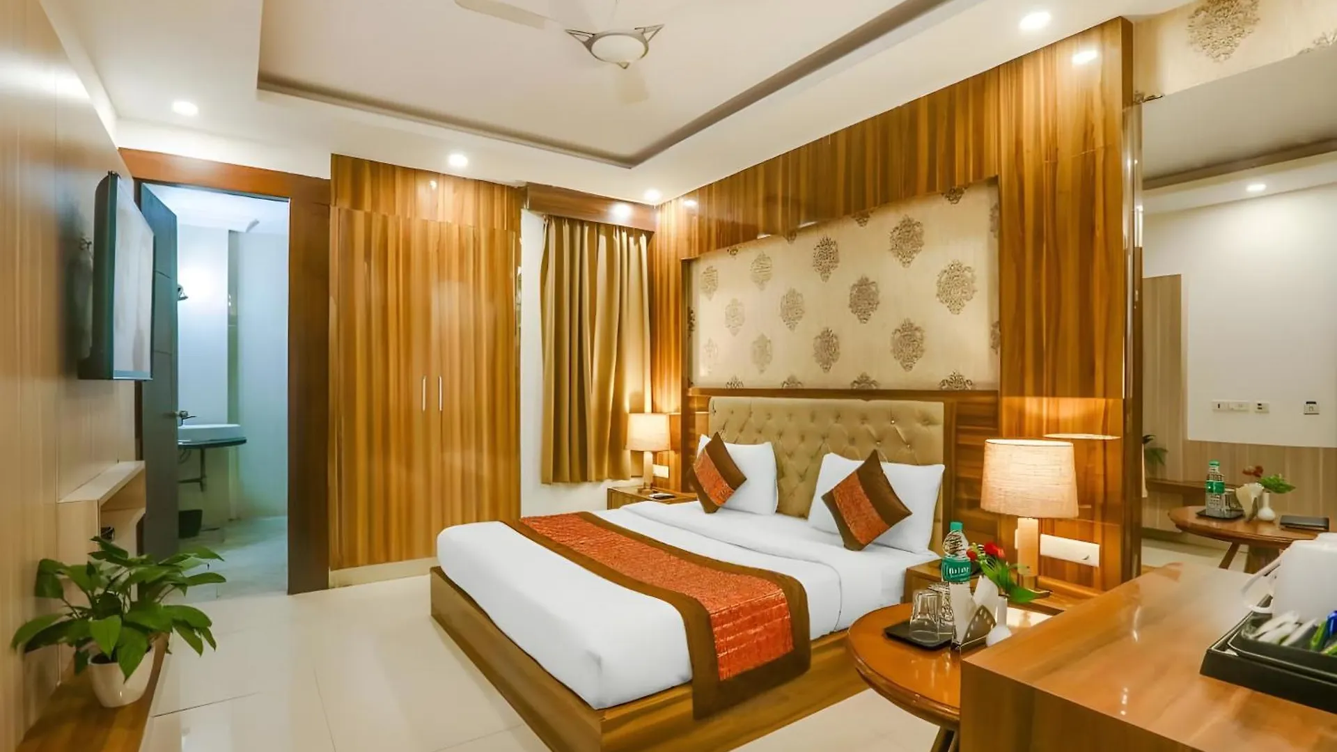 ****  Hotel Almaty International With Free Airport Transffer New Delhi India