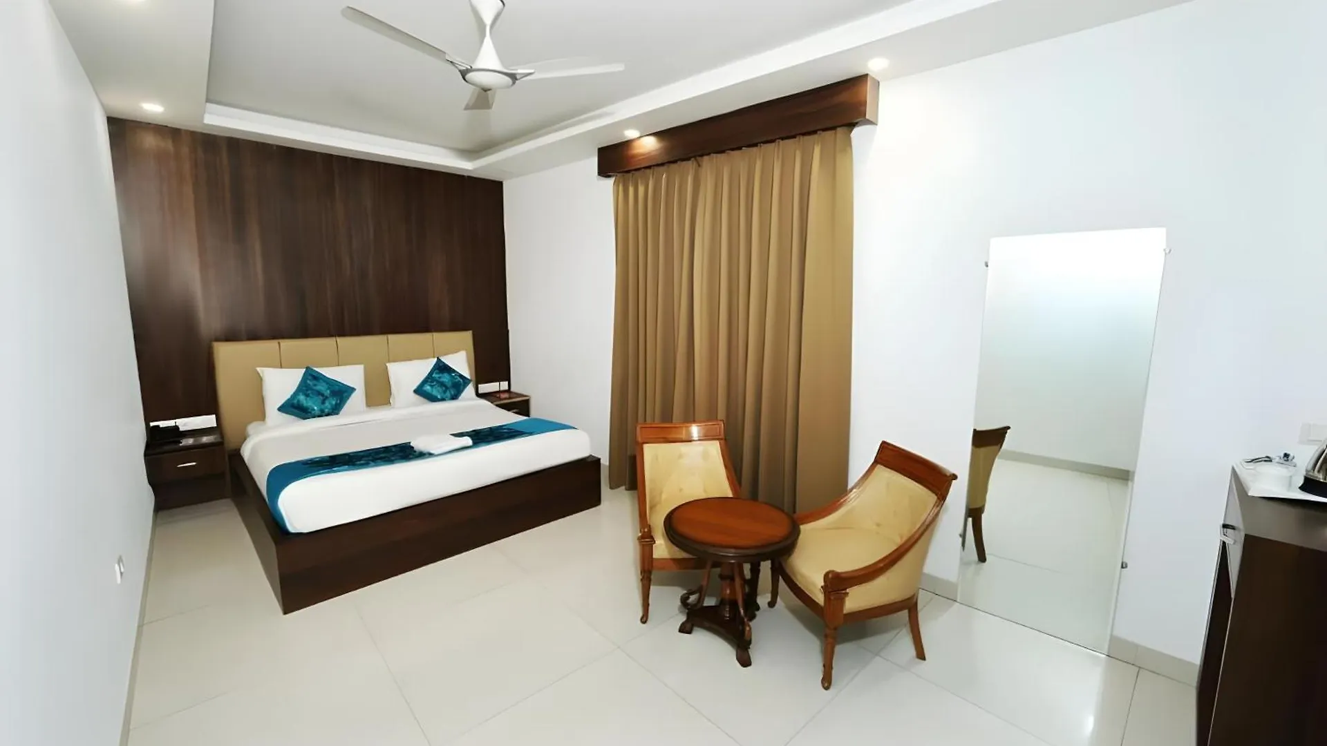 Hotel Almaty International With Free Airport Transffer New Delhi